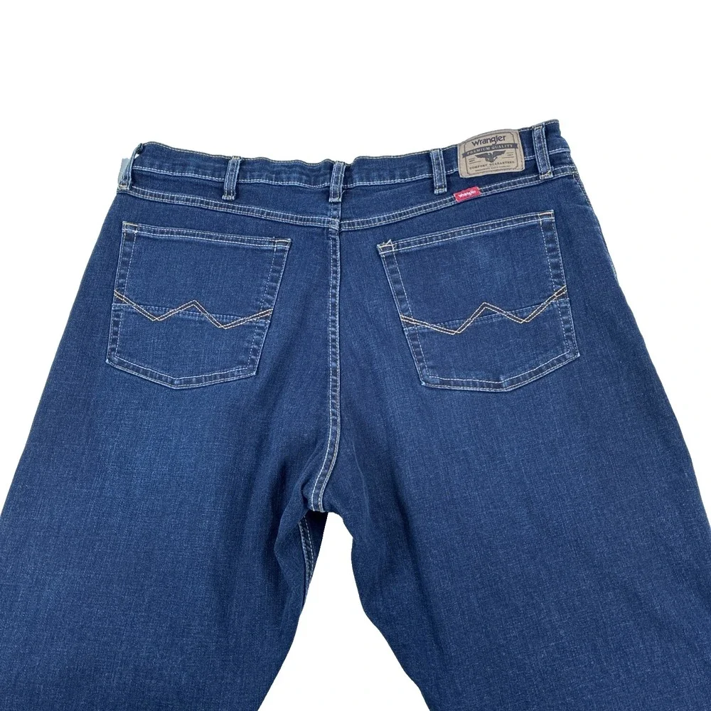 New Mens Wrangler Athletic Fit Tapered Denim Jeans Size 38x32 NWOT Dark Wash